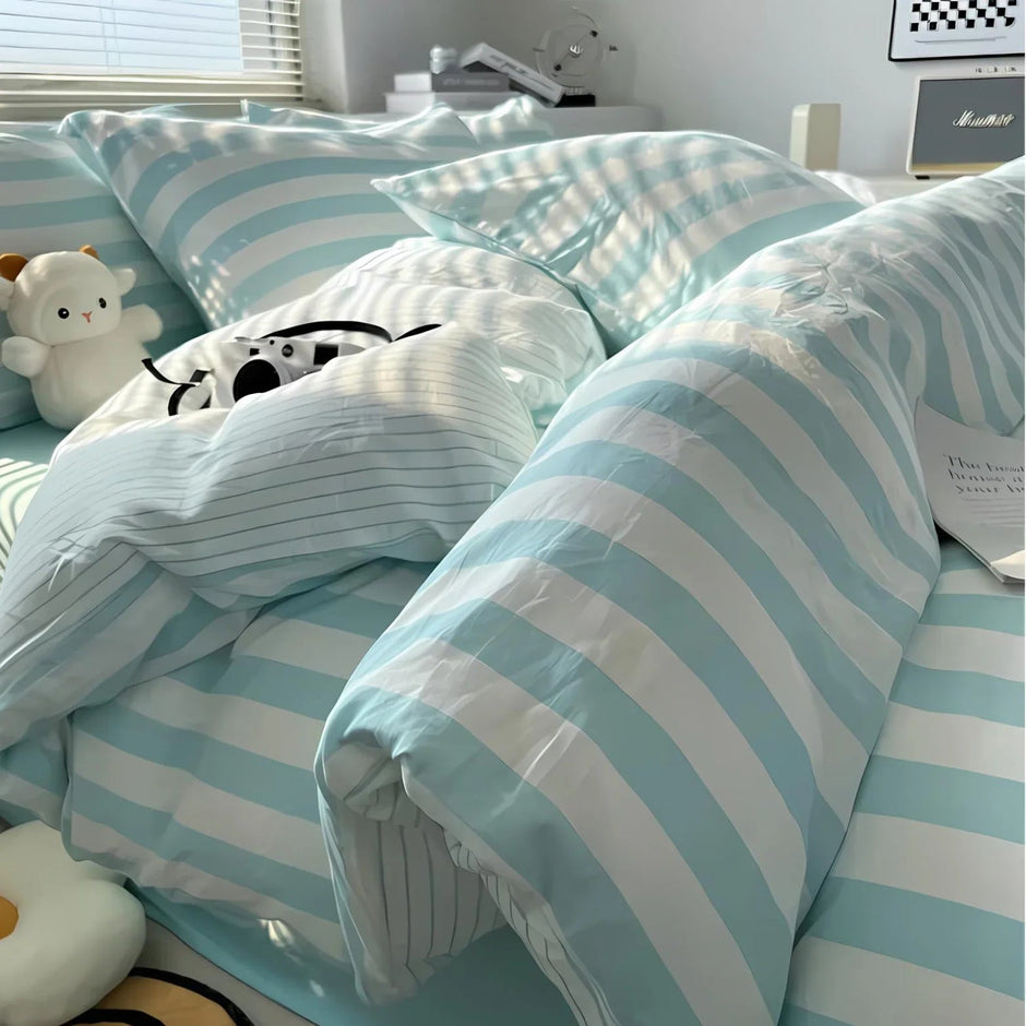 Elenorra Classic Striped Bedding Set