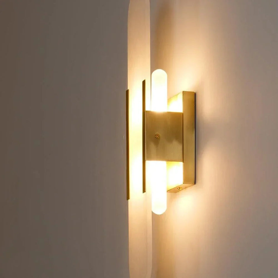 Luce Wall Lamp