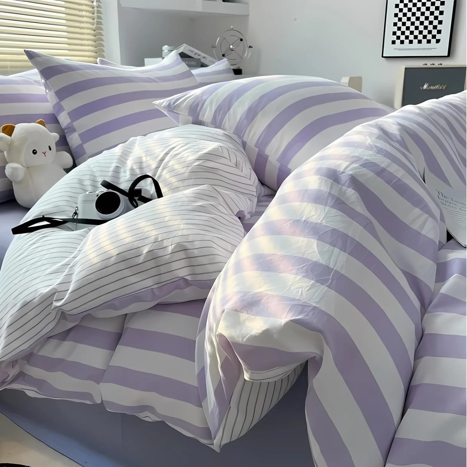 Elenorra Classic Striped Bedding Set