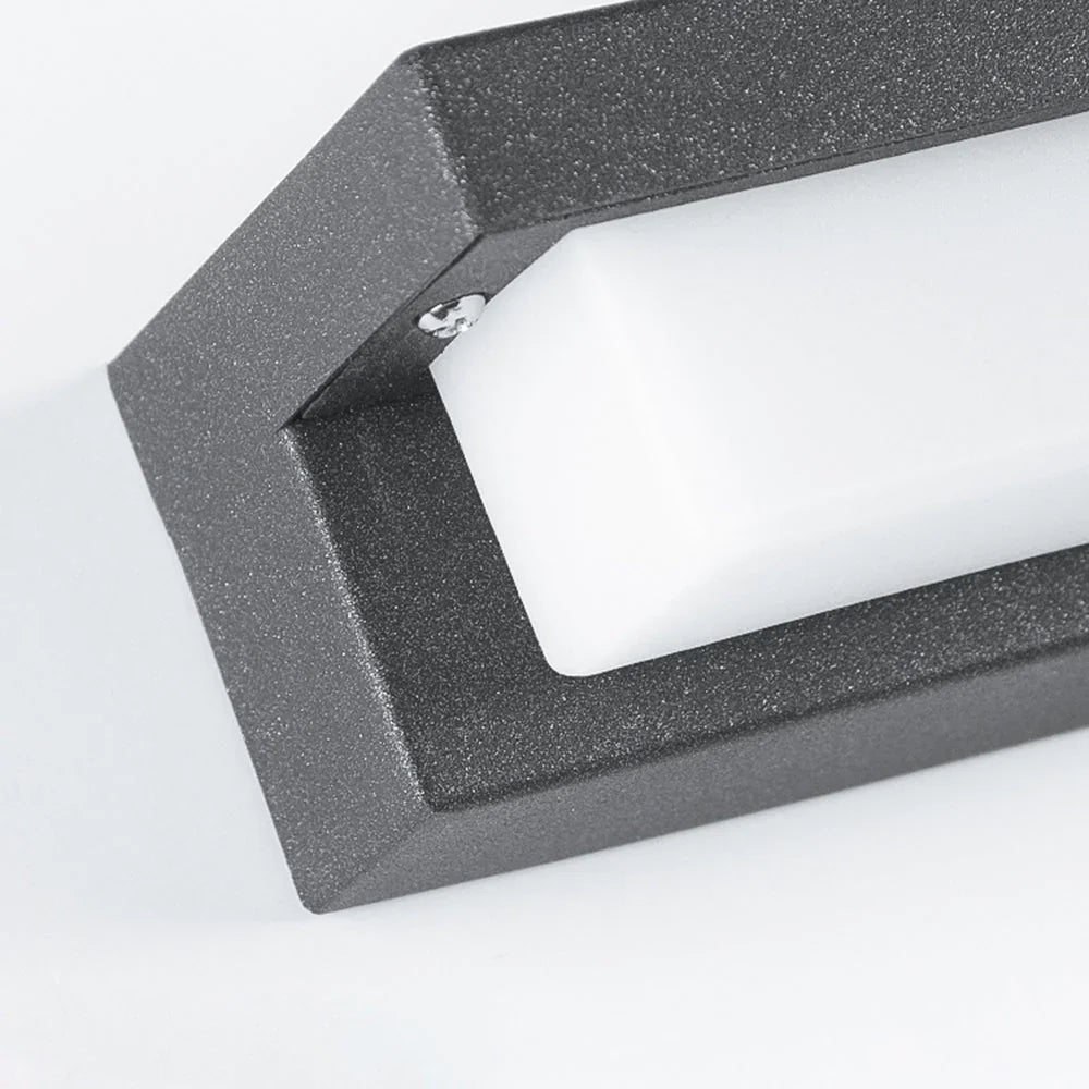 Giulia Solar Outdoor Wall Lamp