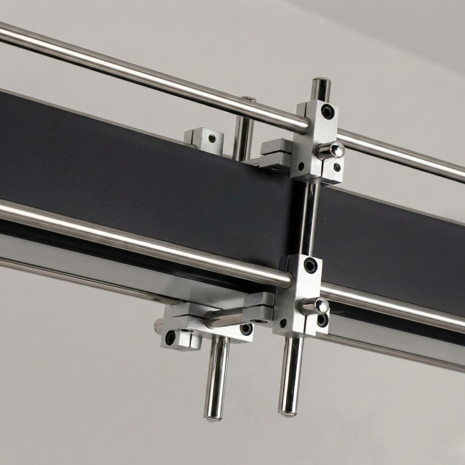 Bengt Linear Suspension Pendant Light