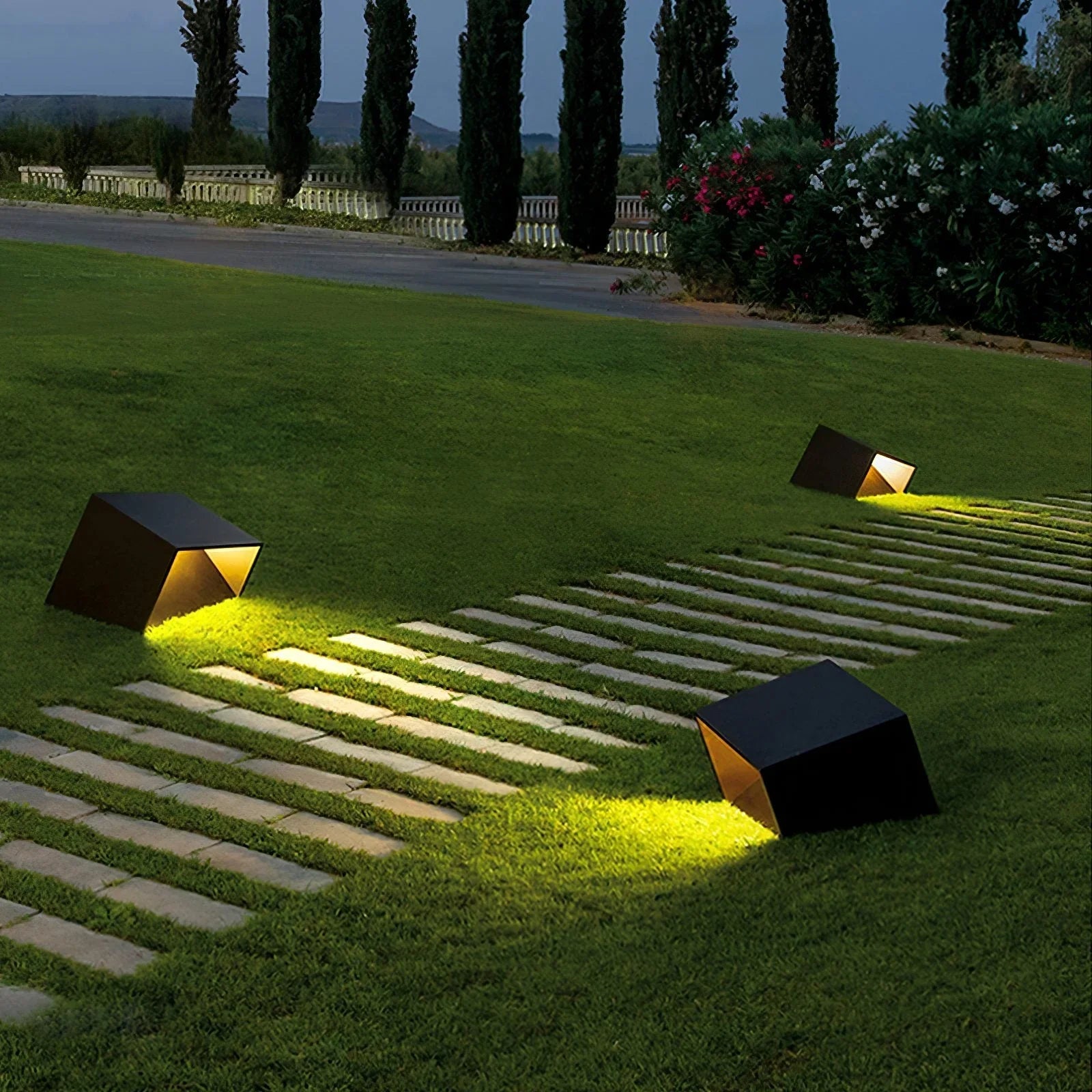 Livia LED Cube Garden Light