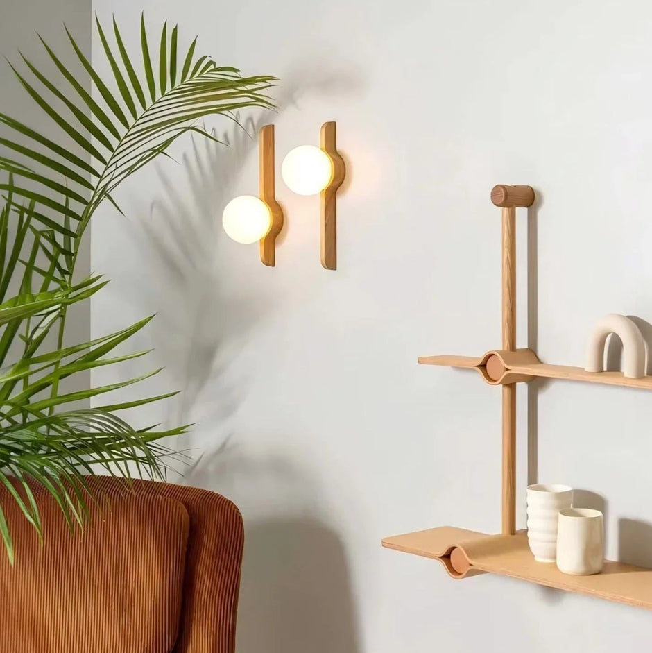 Thais Wood Wall Lamp