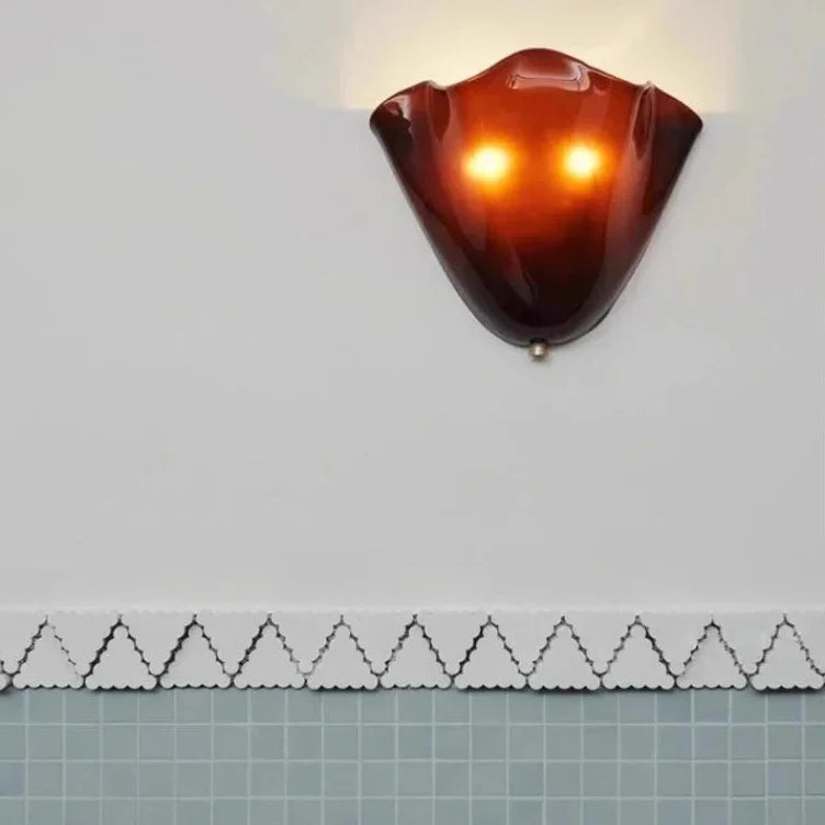 Vistia Wall Lamp