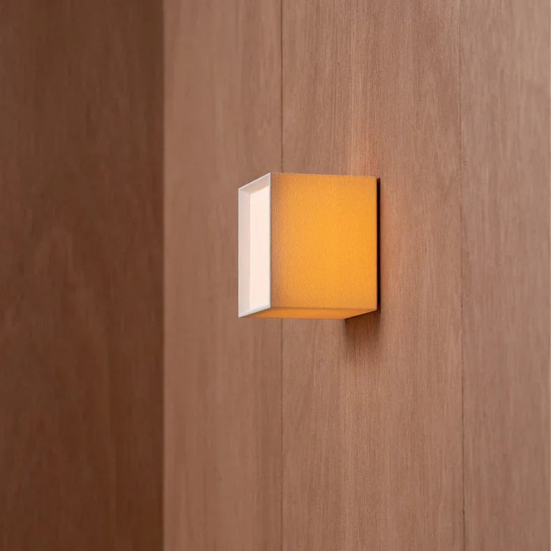 Tracy Fabric Wall Lamp