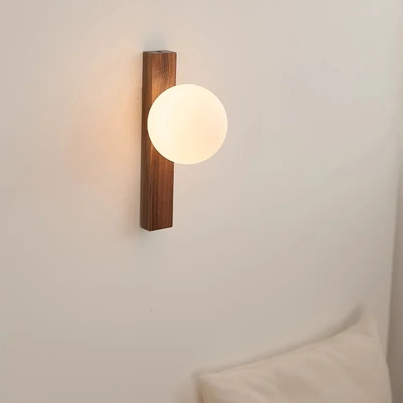 Daphne Wall Lamp