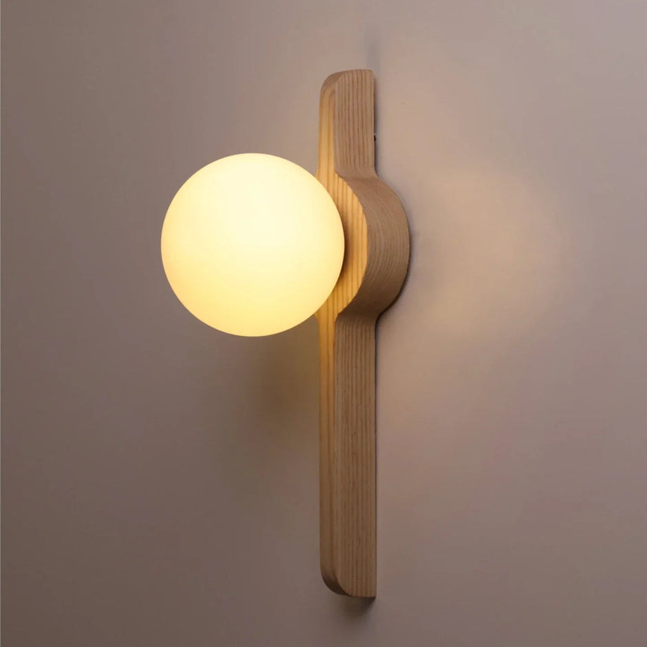 Thais Wood Wall Lamp