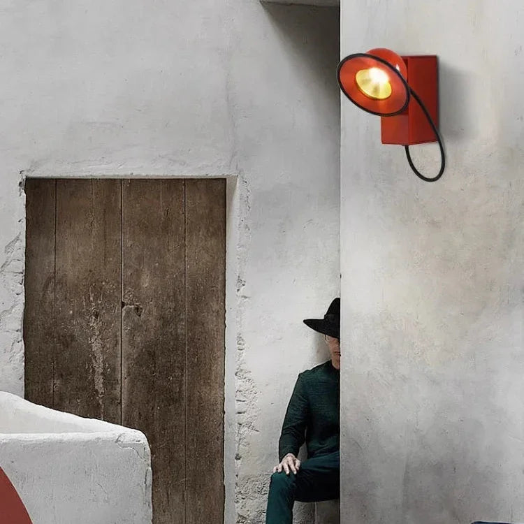 Yara Compact Magnetic Wall Lamp