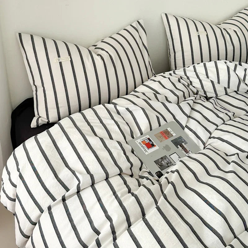 Stripped Bedding Set