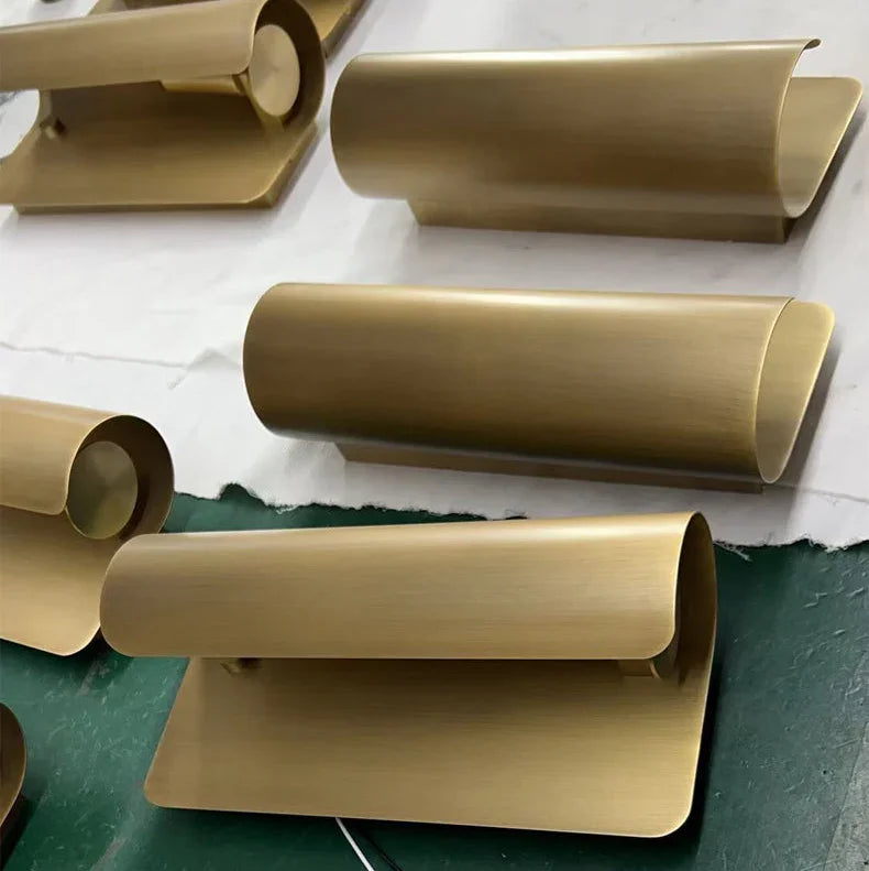 Lifold Wall Lamp