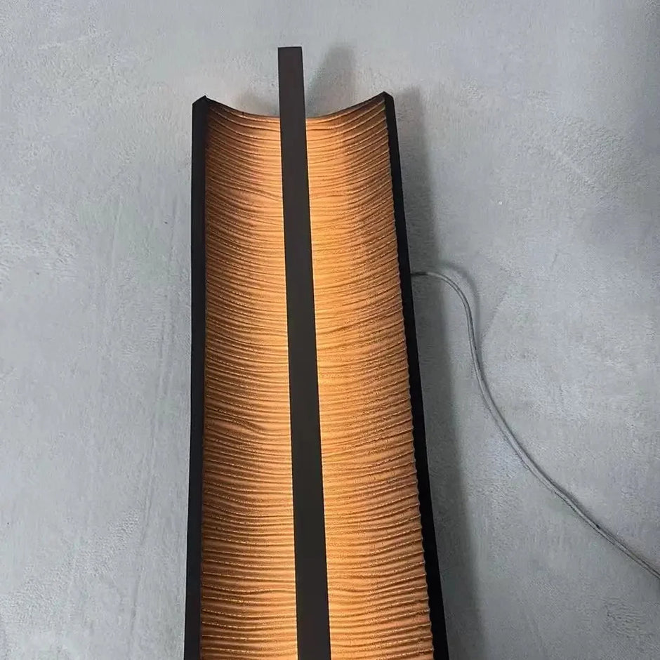 Vika Wall Lamp