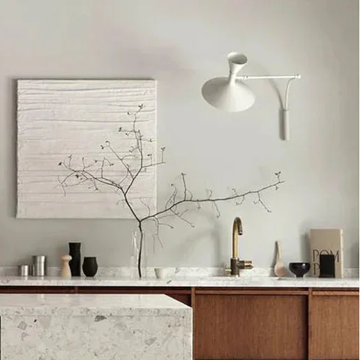 April Wall Lamp
