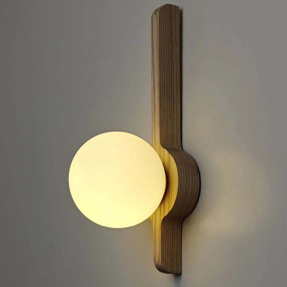 Thais Wood Wall Lamp
