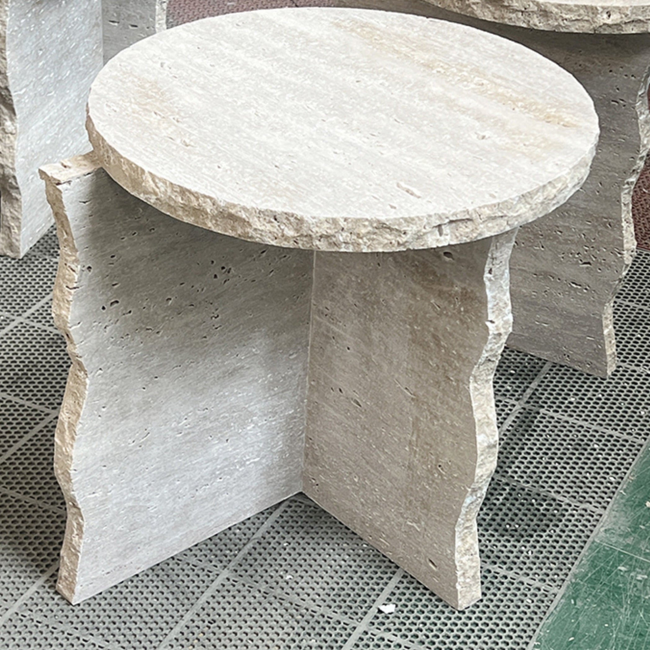 Calloy Table