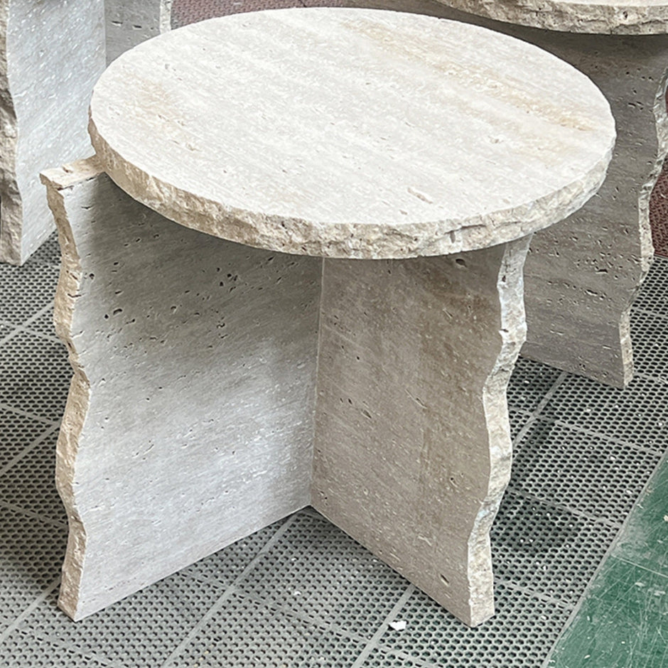 Calloy Table