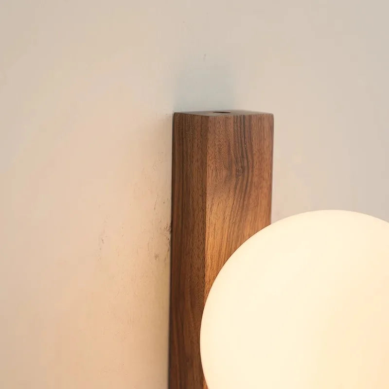Daphne Wall Lamp