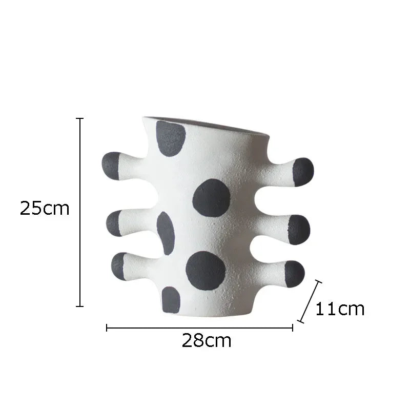 Saskia Resin Vase