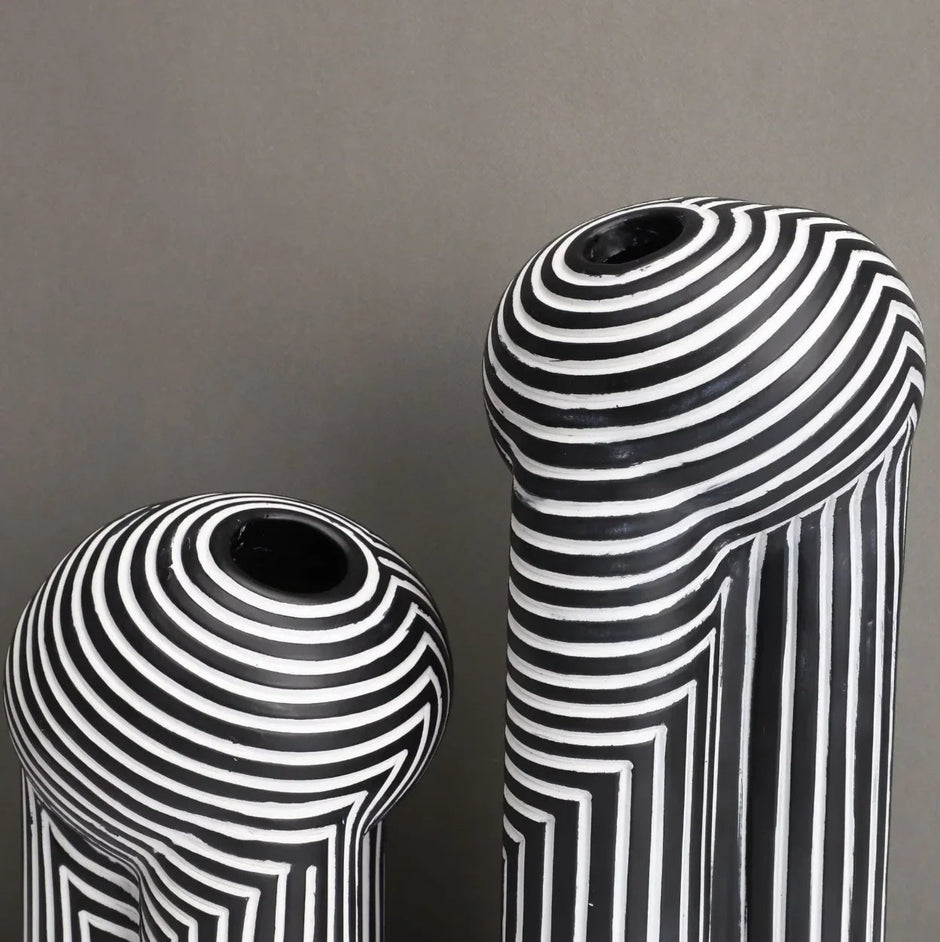 Noir & Blanc Vase Collection