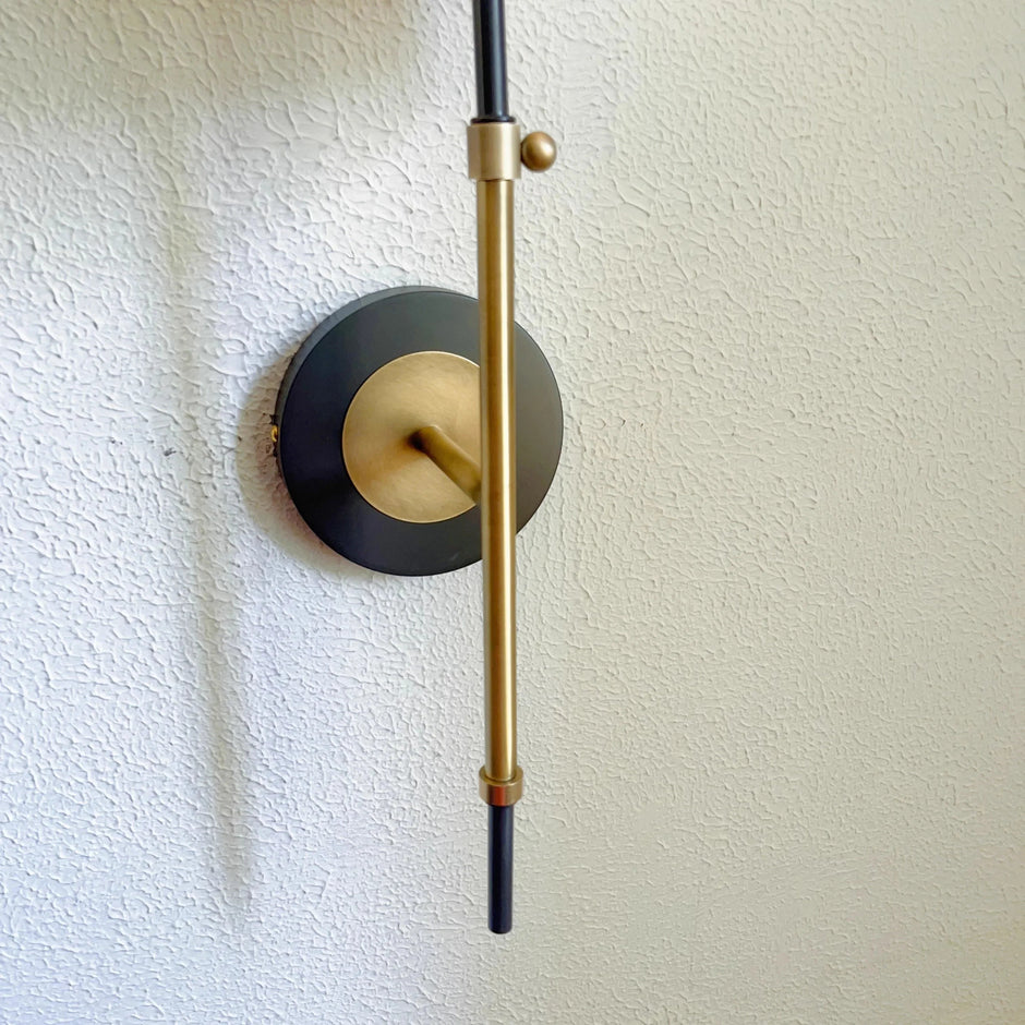 Yeira Wall Lamp