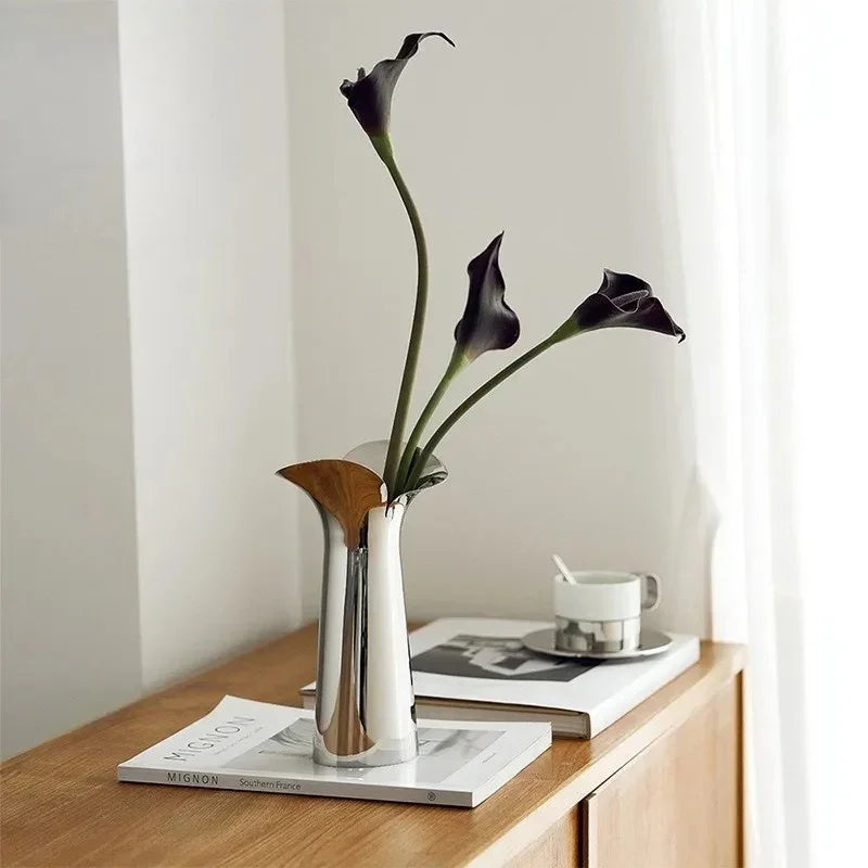 Saun Vase