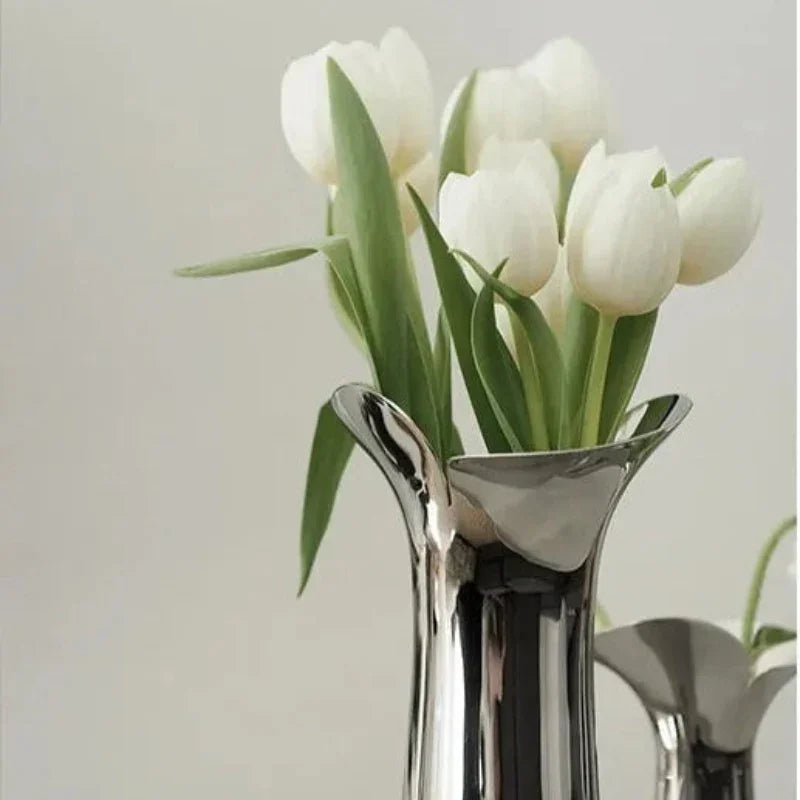Saun Vase