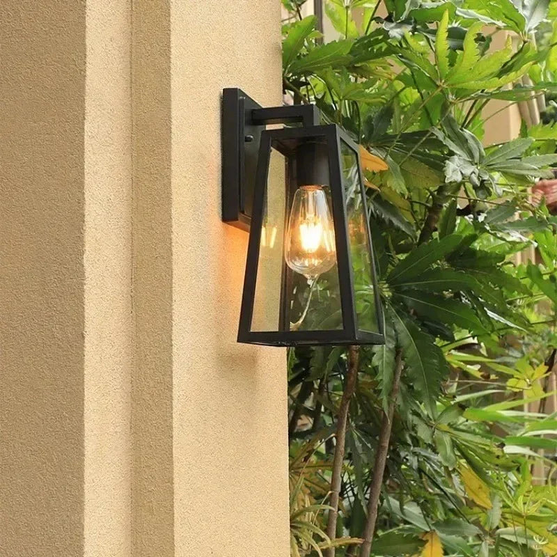 Nahomi Outdoor Wall Lamp