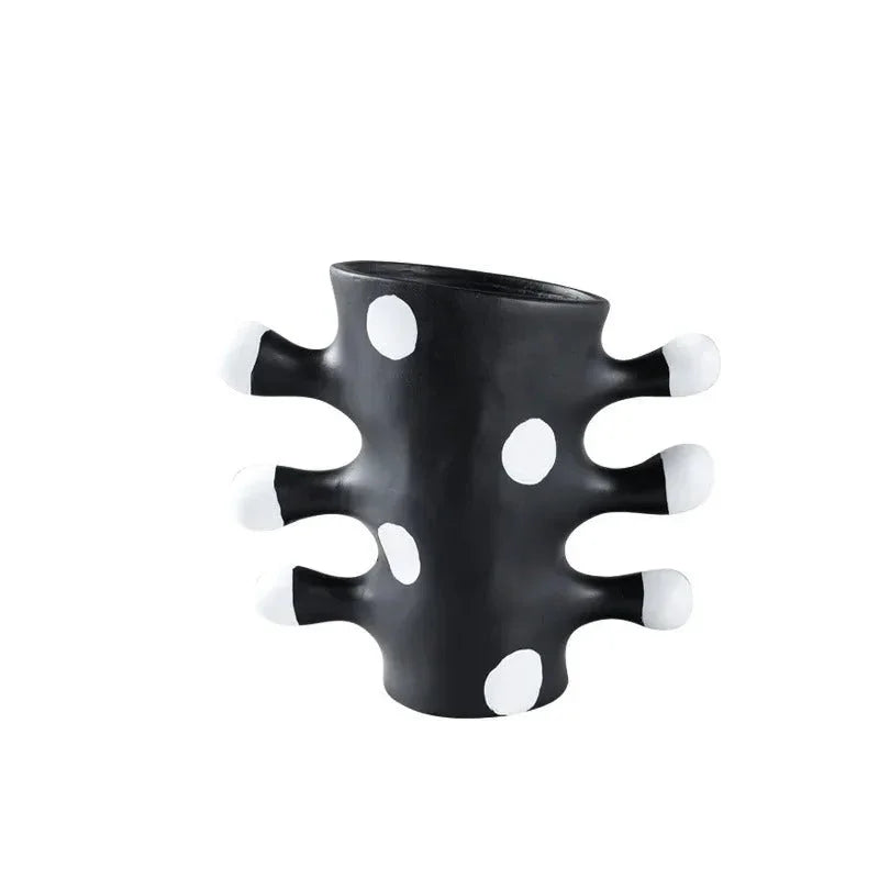 Saskia Resin Vase